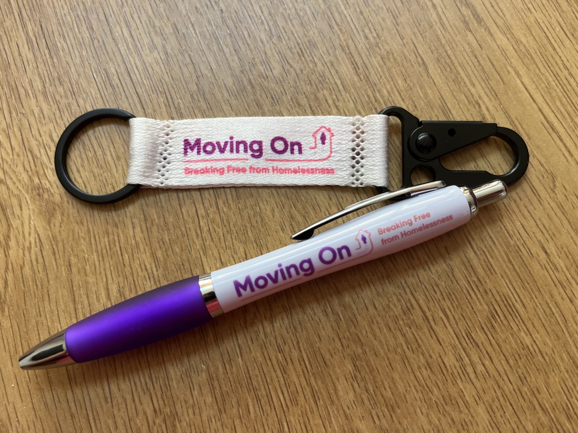 Moving on key ring pen